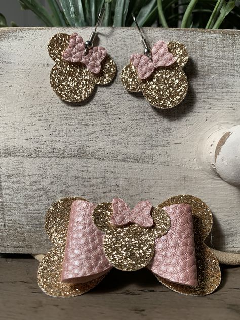 Minnie Mouse Faux Leather Bow, Minnie Mouse Hair Bow, Minnie Mouse Hair Bows, Mouse Hair, Vinyl Shop, Mouse Earrings, Hair Clips Diy, Minnie Mouse Bow, Leather Ideas