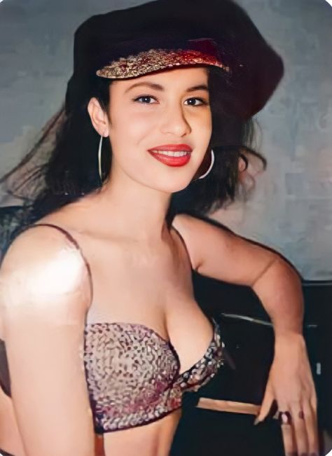 Selena Quintanilla Outfits, Selena Quintanilla Fashion, Selena Pictures, Selena Q, Tejano Music, Celebrity Makeup Looks, For The Last Time, Selena Quintanilla Perez, Queen Pictures