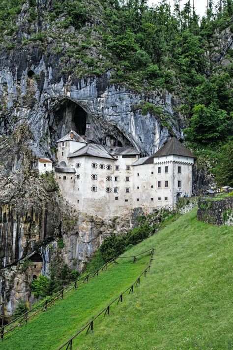 Thanks to Milada Vigerova for making this photo available freely on @unsplash 🎁 Grey Architecture, Elevation House, Hohenzollern Castle, Artificial Lake, Castle Wall, Steamboat Springs, Ceramics Ideas, Yosemite Valley, Environment Concept Art