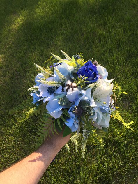 Cute Hoco Bouquet, Prom Bouquet Blue Dress, Blue Prom Bouquet, Bouquet Homecoming, Homecoming Bouquet Ideas, Hoco Bouquet, Prom Bouquet, Bridesmaids Bouquet, Prom 2024