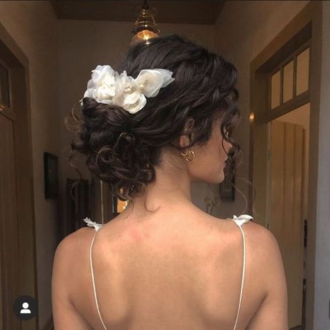 Grad Hair, Hairstyles For All Hair Types, Cute Wedding Hairstyles, Ball Hairstyles, Homecoming Hair, Fancy Hairstyles, Hair Stuff, Wedding Hair And Makeup, Dream Hair