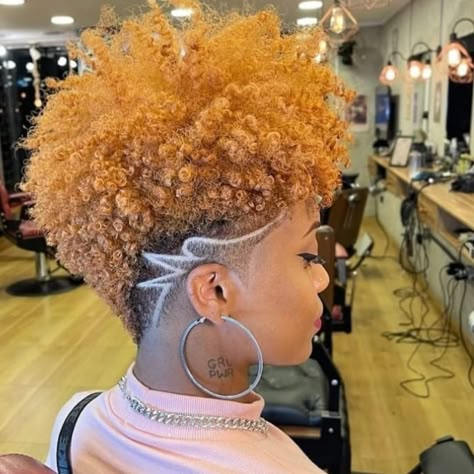 Blonde Mohawk Black Women, Braids With Shaved Sides Black Women, Hair Cuts For Black Women, Curly Twists, Undercut Natural Hair, Tapered Hairstyles, Classy Short Haircuts, Undercut Ideas, Short Natural Hairstyles