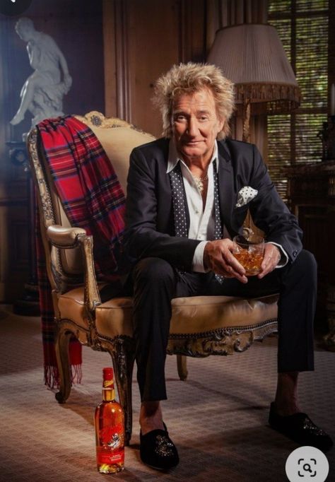 Rod Stewart Songs, Rod Stewart Concert, Jeff Beck Group, Tartan Throws, Royal Stewart Tartan, Stewart Tartan, Jeff Beck, Dads Favorite, Rod Stewart