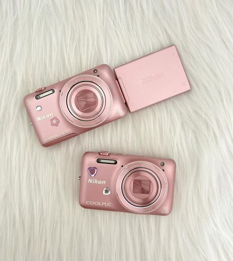 Pink Digital Camera Aesthetic, Good Cameras, Pink Digital Camera, Pink Camera, Digi Cam, Samsung Camera, Best Digital Camera, Cute Camera, Pink Lifestyle