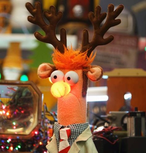 #winter #winteraesthetic #christmas #christmasaesthetic #aesthetic #cosy #merrychristmas #subscribe #warm #sweethome Classroom Screen, Beaker Muppets, Beto Y Enrique, Dc Apartment, Muppets Christmas, Muppet Christmas Carol, Fraggle Rock, Laptop Backgrounds, The Muppet Show