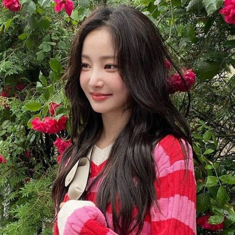 yeonwoo momoland icons #yeonwoo #momoland Aesthetic People, Love You So Much, Shinee, Asian Beauty, Kpop Girls, Mini Albums, Girl Group, Kdrama, Beauty