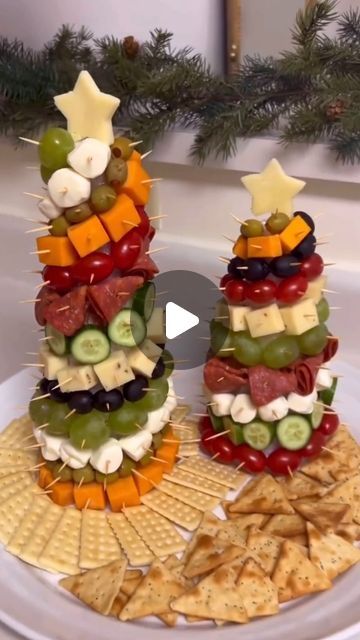 Christmas Cheese, Charcuterie Recipes, Christmas Party Food, Holiday Dinner, Christmas Goodies, Holiday Gathering, Holiday Diy, Charcuterie Board, Party Food