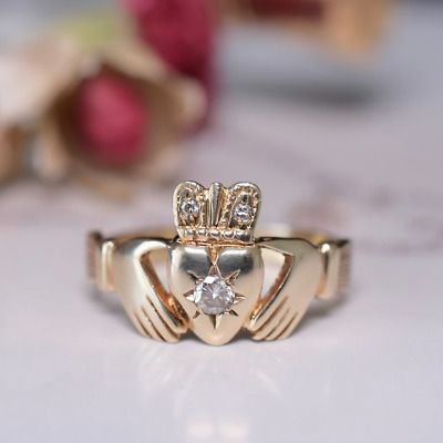 ad eBay - Vintage Modernist Style 14k Solid  Yellow Gold ‘Claddagh’ Ring For Her - Buy Now, click the link (eBay) Gold Claddagh Ring, Claddagh Ring, Claddagh Rings, Rings For Her, Yellow Roses, Solid Yellow, Wedding Engagement, Wedding Jewelry, Gold Filled