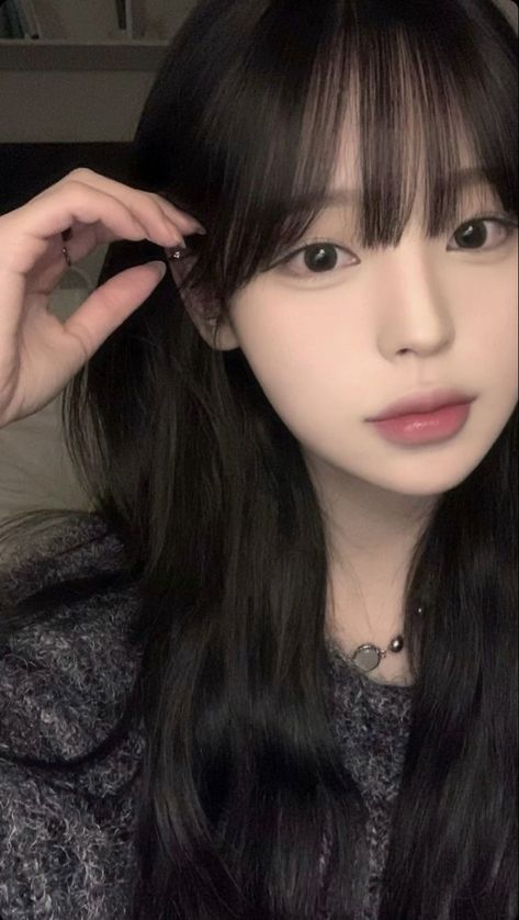 Korean Girl Icon, Soft Makeup Looks, Hair Inspiration Long, Layered Haircuts For Medium Hair, Hairstyles For Layered Hair, Cute Makeup Looks, Haircuts For Medium Hair, Hair Reference, Dream Hair