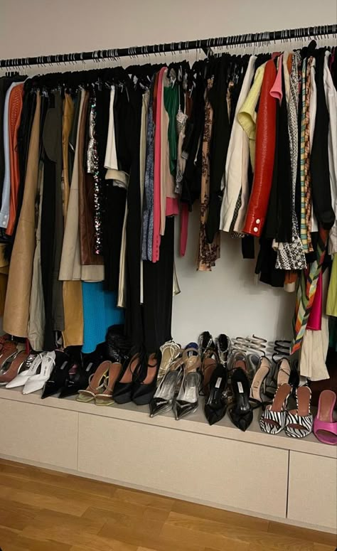 Expensive Wardrobe Aesthetic, Closet Filled With Clothes, Dressing Well Aesthetic, Big Wardrobe Aesthetic, Full Closet Aesthetic, Closet Room Aesthetic, Vintage Walk In Closet, Organized Closet Aesthetic, Closet Astethic