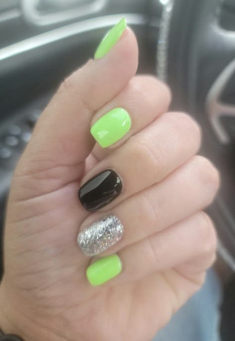 Lime Green And Black Nails Design, Black And Green Nails Short, Black And Lime Green Nails, Lime Green And Black Nails, Black Silver Nails, Mani Inspiration, Match Nails, Lime Green Nails, Cute Nail Colors