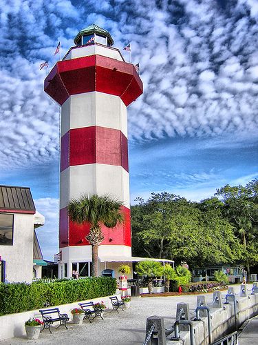 Looking at the fantastic view of Hilton Head Island's famous lighthouse, standing proud in the heart of our festive Harbor Town. Find out more about the Town of Hilton Head here: https://www.facebook.com/HHICelebration Lighthouse Paintings, 2023 Drawing, Famous Lighthouses, Harbor Town, Boat Lights, Hilton Head Island Sc, Lighthouse Pictures, Harbour Town, Lighthouse Painting