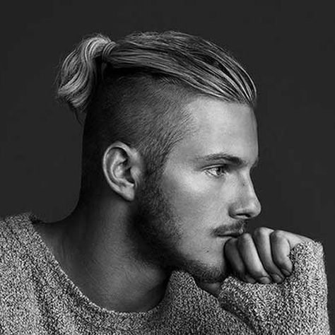 Men's Shaved Sides Hairstyles Man Bun Undercut, Best Undercut Hairstyles, Side Haircut, Best Long Haircuts, Hipster Haircut, Man Bun Hairstyles, Popular Mens Hairstyles, Undercut Men, Shaved Side Hairstyles