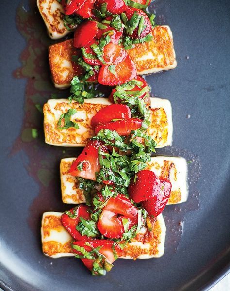 Halloumi Recipes, Appetizers Cheese, Cilantro Recipes, Banting Recipes, Picnic Recipes, Grilled Halloumi, Herb Recipes, Man Food, Summer Grilling