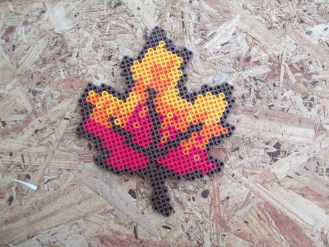 Nerdy Art, Art Leaves, Geeky Art, Melty Bead Patterns, Pearl Beads Pattern, Beads Patterns, Fuse Bead Patterns, Perler Art, Hama Beads Design