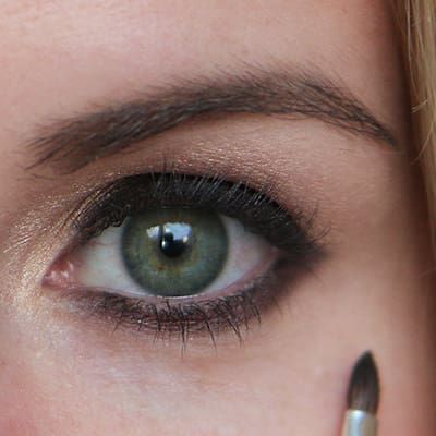 A smudge brush can transform a not-so-perfect eyeliner application. | Smudged Eyeliner, Eyeliner Shapes, Easy Eyeliner, Eyeliner Looks, Perfect Eyeliner, Eyeliner Tutorial, Eye Shapes, Eyeliner Application, Makeup Brush Makeup 2016, Eyeliner Shapes, Eyeliner Application, Smudged Eyeliner, How To Do Eyeliner, Eyeliner For Beginners, Simple Eyeliner, Perfect Eyeliner, Eyeliner Styles