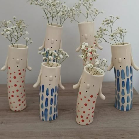 Cute Ceramic Pots, Handbuilding Pottery Ideas Inspiration, Slab Vase Ceramics, Keramiikka Ideas, Beginner Ceramics Projects, Beginner Pottery Projects, Handmade Ceramics Ideas Pottery, Clay Pottery Ideas For Beginners, Ceramics Projects Ideas