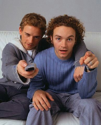 Danny Masterson and  Chris Masterson Danny Masterson 90s, Christopher Masterson, That 70s Show Aesthetic, Hyde That 70s Show, Jackie That 70s Show, Steven Hyde, Danny Masterson, Topher Grace, Photo Album Covers