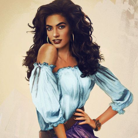 These Disney Princes (And Princesses) Illustrated As Real Life People Will Leave You Speechless Esmeralda Hair, Realistic Disney Princess, Real Life People, Real Life Disney Characters, Paris Disneyland, Disneyland Pictures, Beautiful Portraits, Lilo Et Stitch, Disney Princes