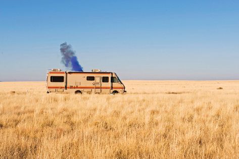 The infamous RV. #breakingbad Rv Wallpaper, Mike Ehrmantraut, Desktop Images, Bad Art, Bad Memes, Walter White, Better Call Saul, Jesse Pinkman, Get Shot