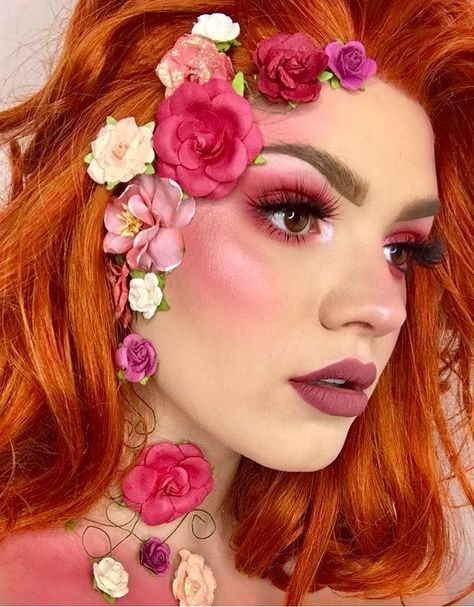 Persephone Makeup, Flower Knows Makeup, Maquillage Yeux Cut Crease, Flower Makeup, Rose Makeup, Flower Face, Flower Knows, Fairy Makeup, Creative Eye Makeup