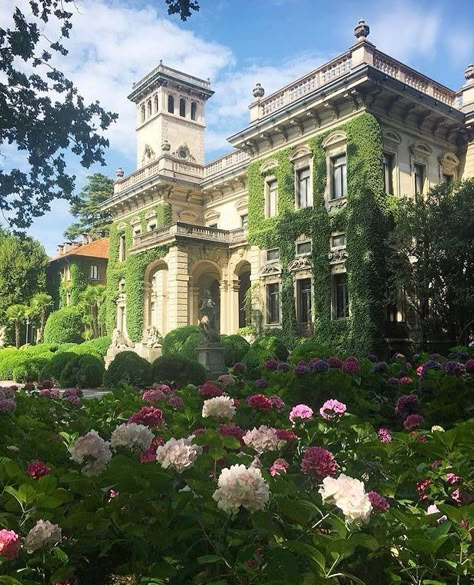 Cernobbio Italy, بيوت ملكية, Wedding House, Old Mansion, Castle Aesthetic, Perfect View, Italian Countryside, Countryside House, French Countryside