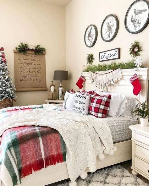 Winter Bedrooms, Holiday Bedroom, Holiday Room, Christmas Bedding, Christmas Decorations Bedroom, Christmas Room Decor, Christmas Bedroom, Minimalist Christmas, Christmas Room