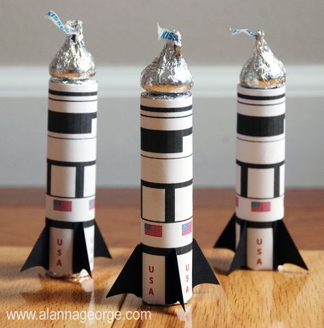 Space Shuttle Party Treats - Make and Takes Rocket Party, Space Crafts For Kids, Candy Creations, Space Kids, Egg Ideas, Space Camp, Outer Space Party, Star Wars Birthday Party, Outer Space Birthday