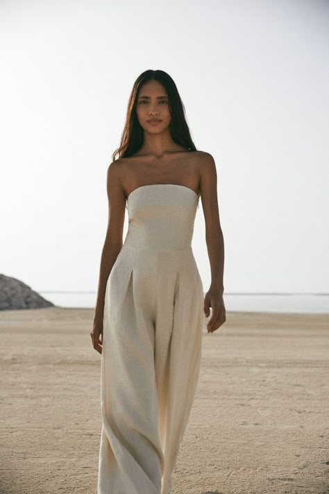 Surfergirl Style, Gala Gonzalez, Eye Detail, Pleated Jumpsuit, Mode Casual, Linen Jumpsuit, Leg Design, Mode Inspo, Looks Style