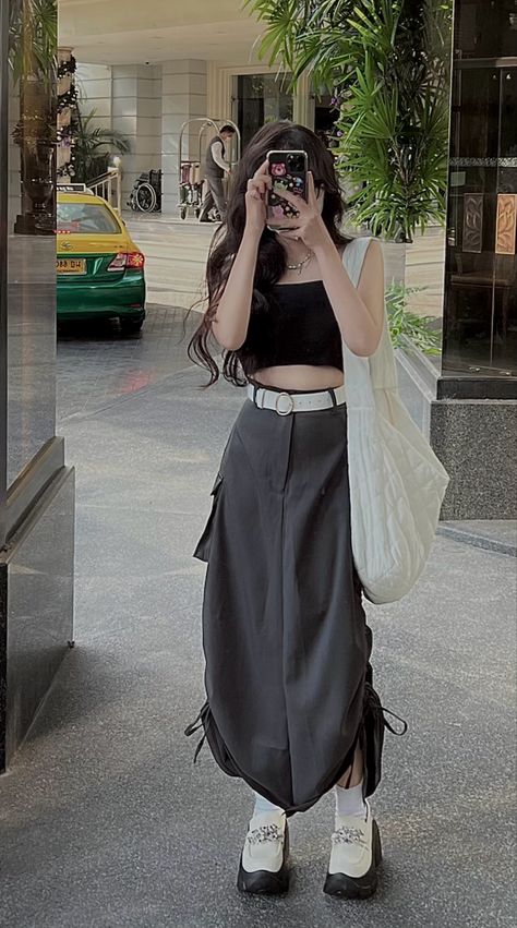 #ootd #ulzzang #makeup #girlsfashion #aesthetic #fashion China Summer Outfits, China Girl Outfit, Summer Outfits Japan Street Styles, China Streetwear, Douyin Streetwear, Street Fashion China, Y2k Style Summer Cargo Skirt, Maxi Cargo Skirt Outfit Aesthetic, Douyin Skirt Outfit