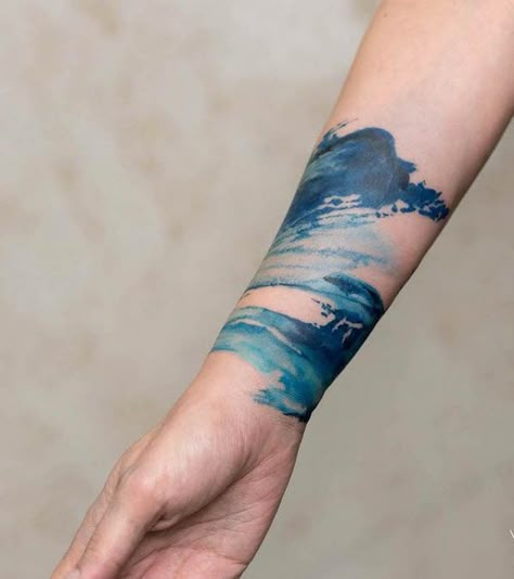 Armband Tattoo Frau, Around Arm Tattoo, Armband Tattoos, Tattoo Filler, Wave Tattoo, Armband Tattoo Design, Water Tattoo, Omerta Tattoo, Ocean Tattoos