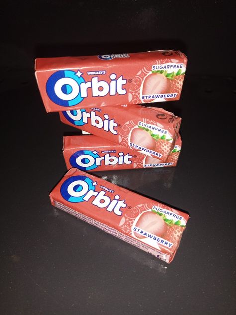 Orbit Gum Aesthetic, Kenyan Snacks, Chewing Gum Aesthetic, Gum Aesthetic, Strawberry Gum, Orbit Gum, Popcorn Ideas, Strawberry Sugar, Creative Snacks