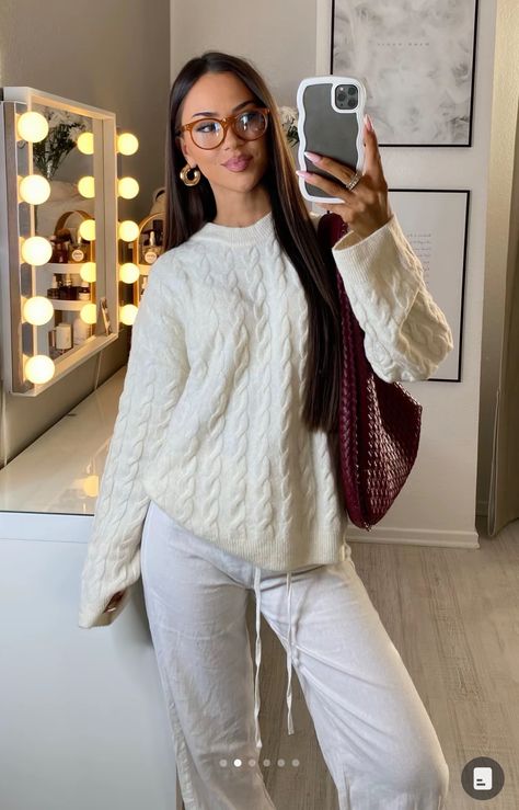 White Knit Sweater Outfit, Daisy Wolanski, Outfits December, Outfits Ideas Winter, Fits For Fall, Winter Outfits Cute, White Sweater Outfit, Adrette Outfits, Winter Mode Outfits