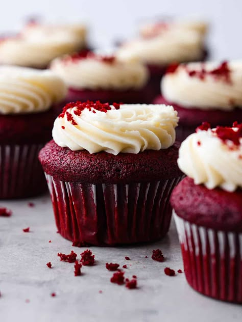 Gluten Free Red Velvet Cupcakes, Vegan Red Velvet Cupcakes, Red Velvet Cupcakes Recipe, Cupcake Cream, Cupcakes With Cream Cheese Frosting, Southern Desserts, Homemade Cupcakes, Light Cakes, Duncan Hines