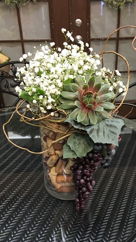 Wine Dinner Centerpieces, Grapevine Centerpiece Wedding, Wine Dinner Table Decor, Winery Themed Party, Wine Box Centerpiece, Italian Party Decorations Decor Ideas, Wine Centerpieces, Vineyard Dinner Party, Wine Cork Centerpiece