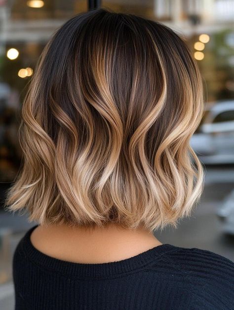 Blonde Balayage Short Fine Hair, Short Bob With Balayage Highlights, Blonde Hair Color Ideas For Brunettes Short Hair, Brown Bob With Balayage, Short Bayalage Blond, Bayalage Brunette Caramel Honey Short, Dark To Blonde Balayage Short Hair, Bob Brunette Hair With Highlights, Blonde Brunette Short Hair