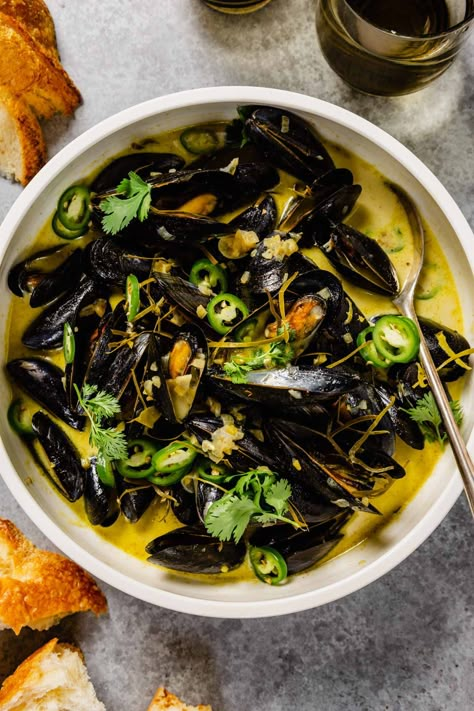 Coconut Green Curry Mussels Green Curry Mussels, Curry Mussels Recipe, Coconut Green Curry, Coconut Curry Mussels, Curry Mussels, Chipotle Lime Chicken, Insulin Resistance Diet Recipes, Roasted Beets And Carrots, Sour Cream Potatoes