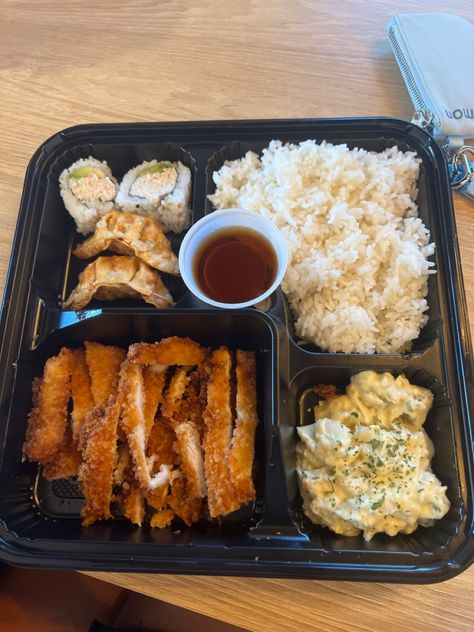 Chicken Katsu, Meal Prep Snacks, Japanese Lunch, Bento Recipes, Japanese Bento, Healthy Lifestyle Food, Work Lunch, Food Recepie, Food Obsession