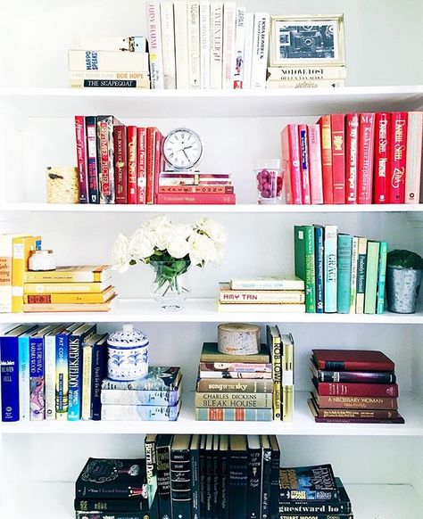 We never get sick of styling shelves. 📚 #thehomeedit #shelfie #organization Rainbow Bookshelf, Rainbow Shelf, Tiny Living Space, Bedroom Redesign, Buy My House, Library Bookshelves, Styling Shelves, Home Edit, Bookshelf Organization