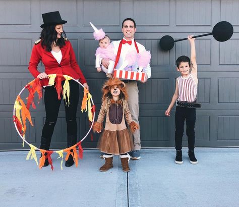 ring master of my own crazy, wonderful circus #eisenbartfamilyhalloween Circus Family Costume, Family Halloween Photoshoot, Stroller Halloween Costumes, Halloween Family Costumes, Best Family Halloween Costumes, Circus Halloween Costumes, Family Themed Halloween Costumes, Twin Halloween, Themed Halloween Costumes