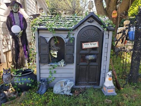 Playhouse Into Haunted House, Little Tykes Halloween House, Diy Haunted Playhouse, Haunted House Playhouse, Haunted Playhouse Ideas, Halloween Playhouse Makeover, Spooky Playhouse, Haunted Playground, Haunted Playhouse