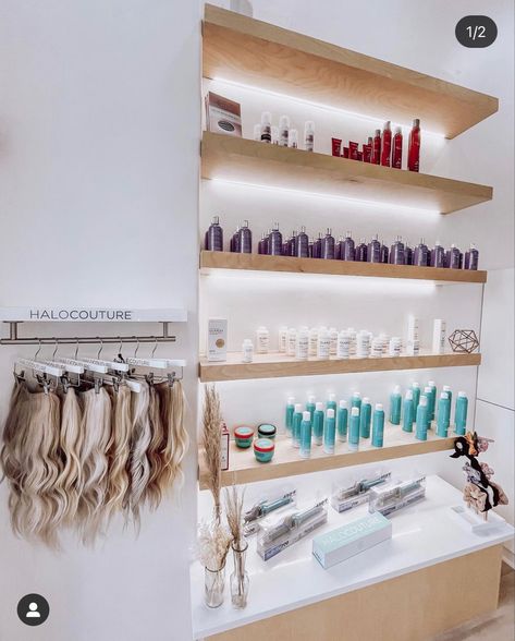 Tiny Hair Salon, Private Salon Suite, Salon Retail Display Ideas, Hair Extension Display, Salon Retail Display, Extension Display, Display Ideas Retail, Salon Goals, Private Salon