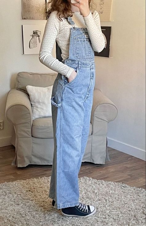 Things To Wear With Overalls, Womens Cottagecore Fashion, Coquette Overalls Outfit, Overall Outfits Aesthetic, Cottagecore Pants Outfit, Coquette Overalls, Aesthetic Overalls, Outfit Ideas Aesthetic, Overall Outfit