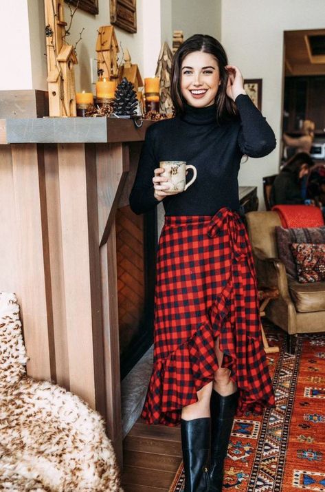 Winter Midi Skirt Outfit, Buffalo Plaid Skirt, Turkey Roasting, Checkered Outfit, 1940s Looks, Ruffle Wrap Skirt, Flannel Skirt, Plaid Skirt Outfit, Fall Skirt