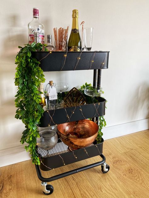 Drinks Trolley Styling, Alcohol Trolley, Alcohol Storage, Hostess Trolley, Drinks Trolley, Flat Decor, Apartment Decor Inspiration, Mini Bar, Ikea Hack