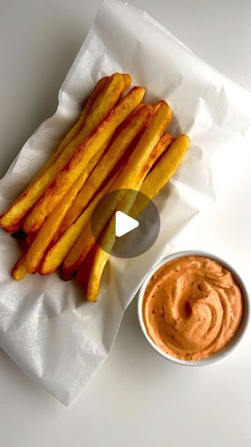 Long Fries, Boiled Potatoes Recipe, Fried Potatoes Recipe, Mash Potatoes, Trini Food, Healthy Fitness Meals, Potato Starch, Food Lab, Crispy Potatoes