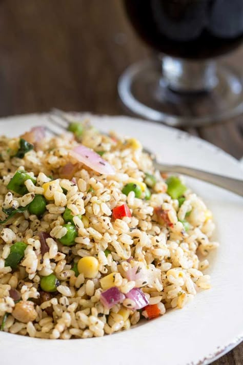 Brown Rice Salad with Garden Vegetables | Sprinkles and Sprouts Rice Salad Recipes, Brown Rice Salad, Vegetarian Meal Plan, Brown Rice Recipes, Low Carb Veggies, Garden Vegetables, Rice Salad, Yummy Salad Recipes, Salad Side Dishes