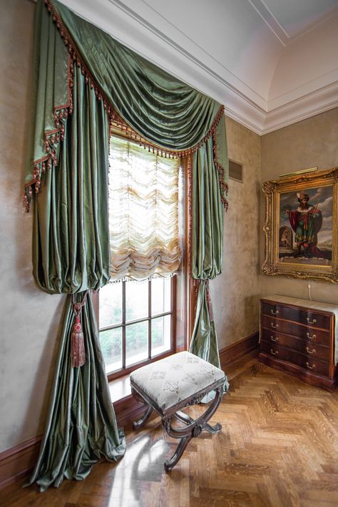 Regal & dramatic. Custom Window treatments. See more... Dramatic Window Treatments, Regal Curtains, French Window Treatments, Victorian Window Treatments, Luxury Window Curtains, Luxury Window Treatments, Parlour Design, Victorian Curtains, Traditional Family Room