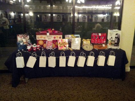 I like how the bags are set up                                                                                                                                                                                 More Party Raffle Ideas, Stag And Doe Prizes, Jack And Jill Party Ideas, Jack And Jill Party, Raffle Basket Ideas, Party Ideas Games, Raffle Ideas, Stag And Doe, Raffle Basket