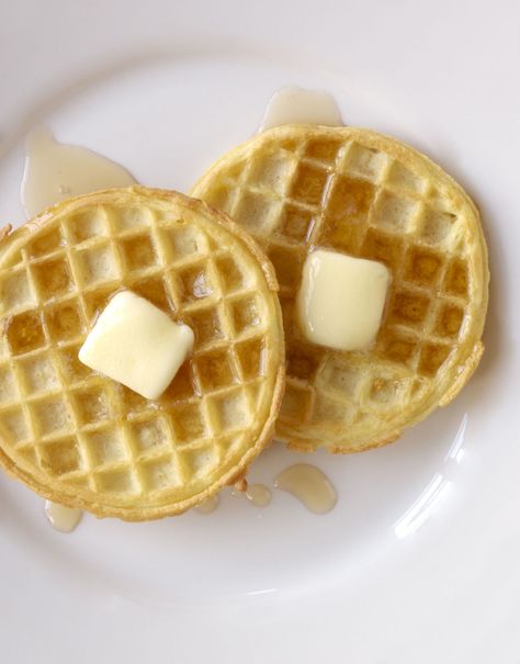 Waffle Hacks, Waffle Ideas, Eggo Waffles, Frozen Waffles, Waffle Mix, Food Breakfast, Cooking Techniques, Frozen Food, Healthy Tips